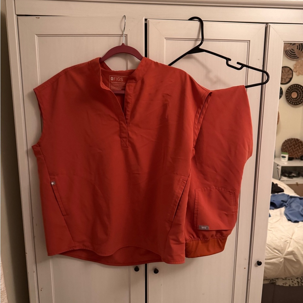 FIGS Women's terracotta set Medium